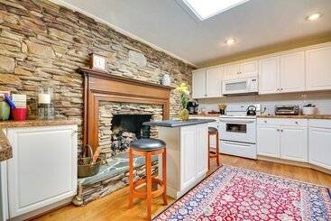 Cozy, Peaceful Cottage   Near Wake Forest!