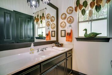 Elegant Baton Rouge Home W/ Yard ~ 3 Mi To Lsu!
