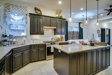 Elegant Baton Rouge Home W/ Yard ~ 3 Mi To Lsu!