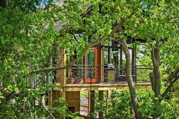 酒店 Fairway Treehouses