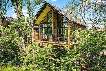 酒店 Fairway Treehouses