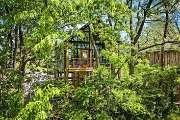 酒店 Fairway Treehouses