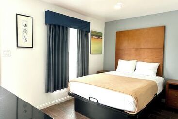 هتل Oceanside Inn & Suites