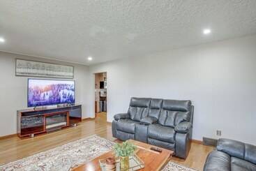 بيت ريفى Walk To Park: Waterloo Home W/ Furnished Deck