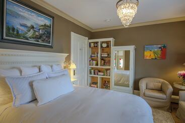 پانسیون 254 South Union Street Guest House