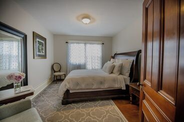 پانسیون 254 South Union Street Guest House