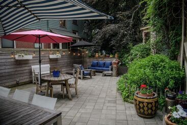 پانسیون 254 South Union Street Guest House