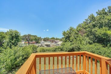 Pet Friendly Home   3 Mi To St Louis Airport