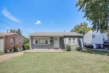 Pet Friendly Home 3 Mi To St Louis Airport