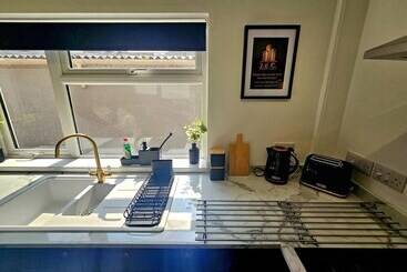 اقامتگاه Cozy House In Bridgwater   Sleeps 6   Long Stays