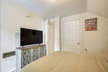 Saratoga Springs Home Near Downtown & Casino!