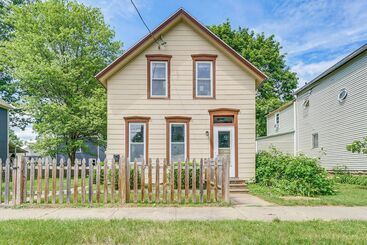 Saratoga Springs Home Near Downtown & Casino!
