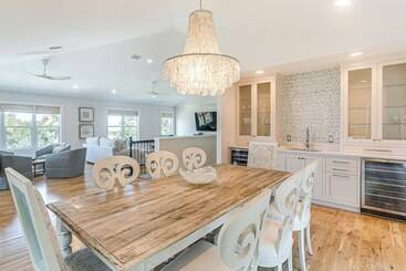 Spacious Jekyll Island Home: Steps To The Ocean!