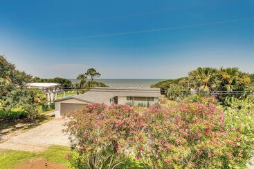 Spacious Jekyll Island Home: Steps To The Ocean!