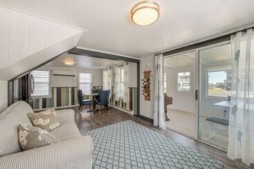 Cozy Wells Cottage W/ Deck: Steps To Beach!