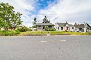 Updated Spokane Home W/ Furnished Patio Near Dtwn!