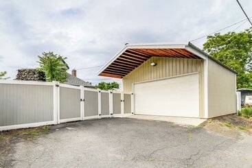 Updated Spokane Home W/ Furnished Patio Near Dtwn!