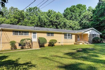 Family Friendly Huntsville Home W/ Spacious Yard