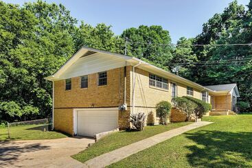 Family Friendly Huntsville Home W/ Spacious Yard