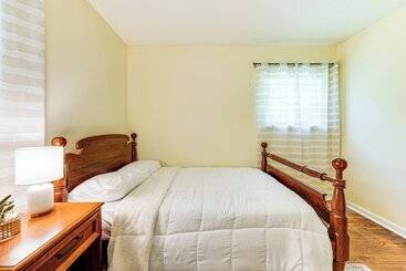 Family Friendly Huntsville Home W/ Spacious Yard