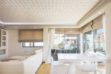 هتل Demani President Suites