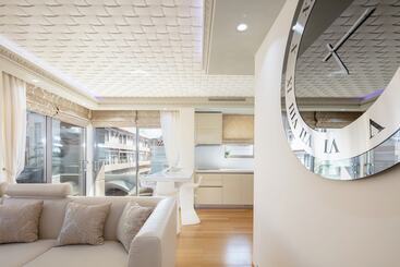 هتل Demani President Suites