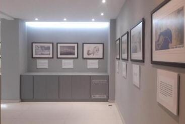 هتل Gallery Central