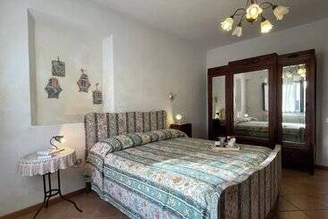 Agriturismo Podere Le Tombe - Palaia