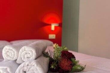 Lahola Glam Suites