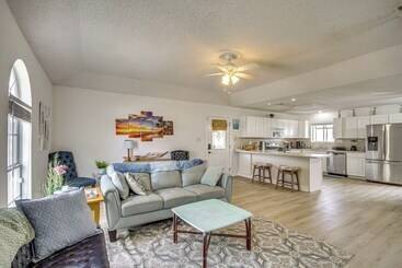 Lovely Gulfport Home: Walk To Beach,1 Mi To Marina