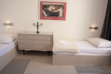 پانسیون Apartments And Rooms Hope