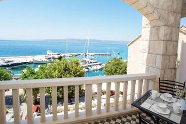 پانسیون Apartments And Rooms Hope