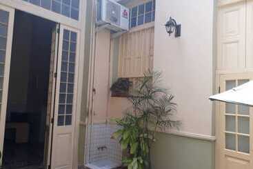 پانسیون Hostal 1810