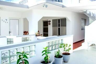 پانسیون Hostal Ciro Y Lourdes