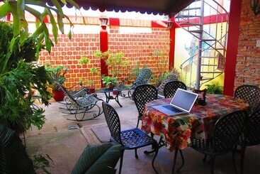 پانسیون Hostal Colonial D+d Cienfuegos
