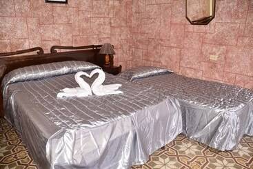 پانسیون Hostal Danita