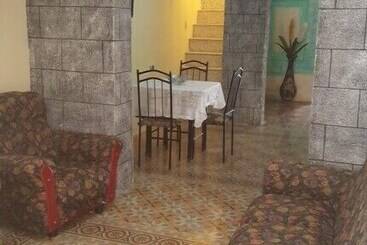 پانسیون Hostal Danita