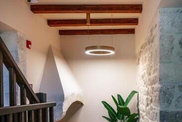 پانسیون La Montre Luxury Boutique Suites