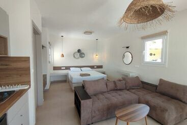 پانسیون Tamaris Suites