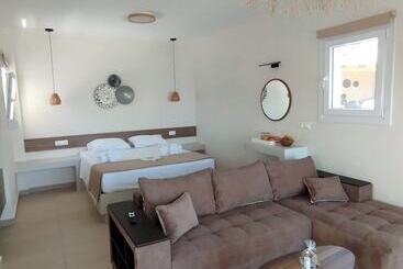 پانسیون Tamaris Suites
