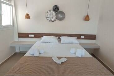 پانسیون Tamaris Suites