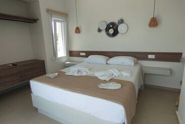 پانسیون Tamaris Suites