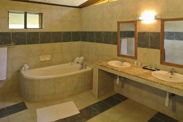 هتل Mara Leisure Camp
