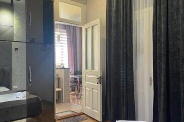 پانسیون Nits Guest House