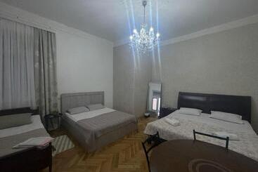 پانسیون Nits Guest House