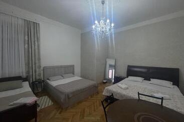 پانسیون Nits Guest House
