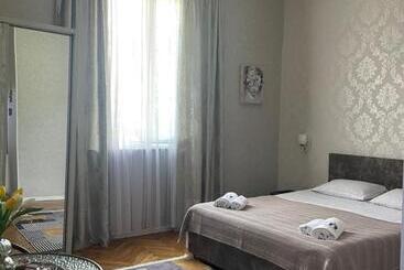 پانسیون Nits Guest House
