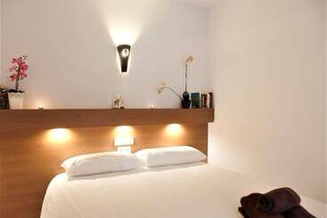 Waterfront Hotel Sunset Beach Apartment