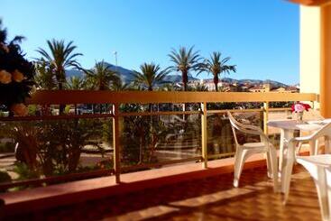 Waterfront Hotel Sunset Beach Apartment