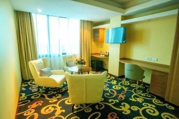 Parrot Hotel Arusha